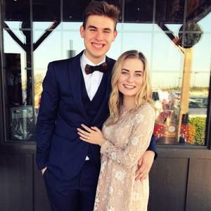 Meet your Posher, Grayson